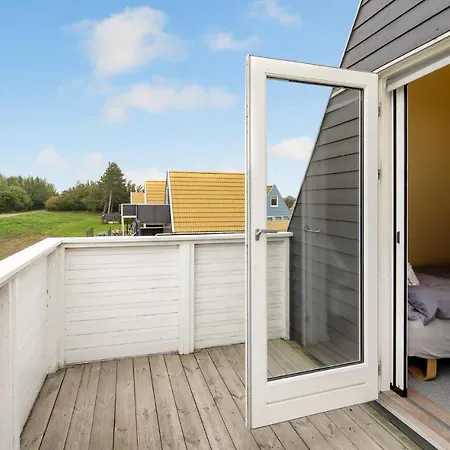 Beautiful In With Kitchen *